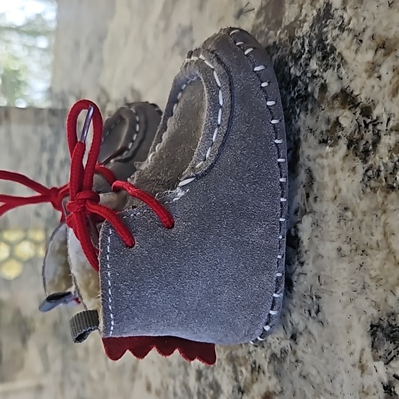 2/$10 Outbak's shearling baby booties - Picture 2 of 6